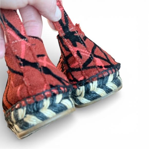 Proenza Schouler red, black, and coral scribble-print crepe espadrilles - Picture 6 of 7